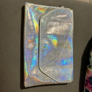 Metallic clutch